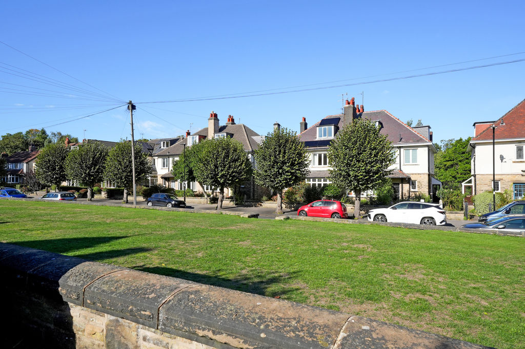 Meadow Bank Avenue